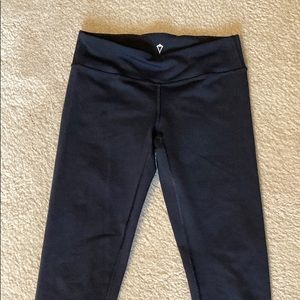 Black ivivva capris
